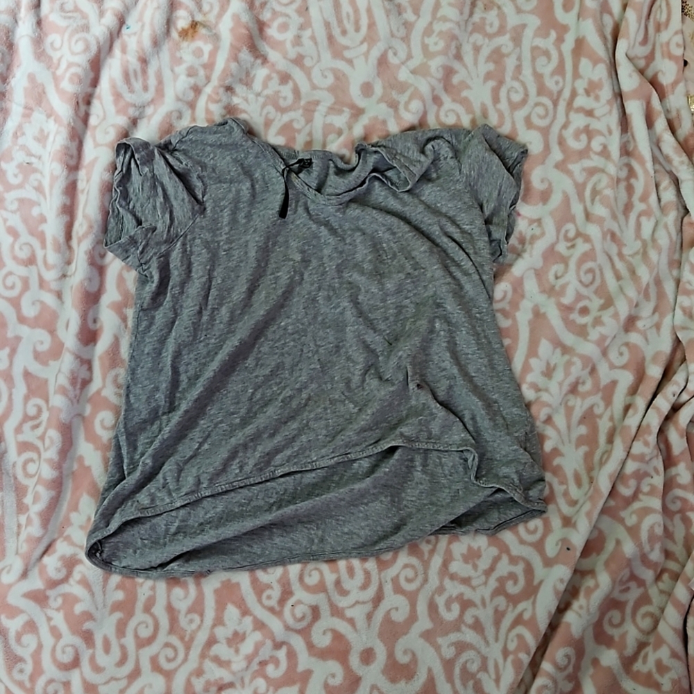 Gray tee